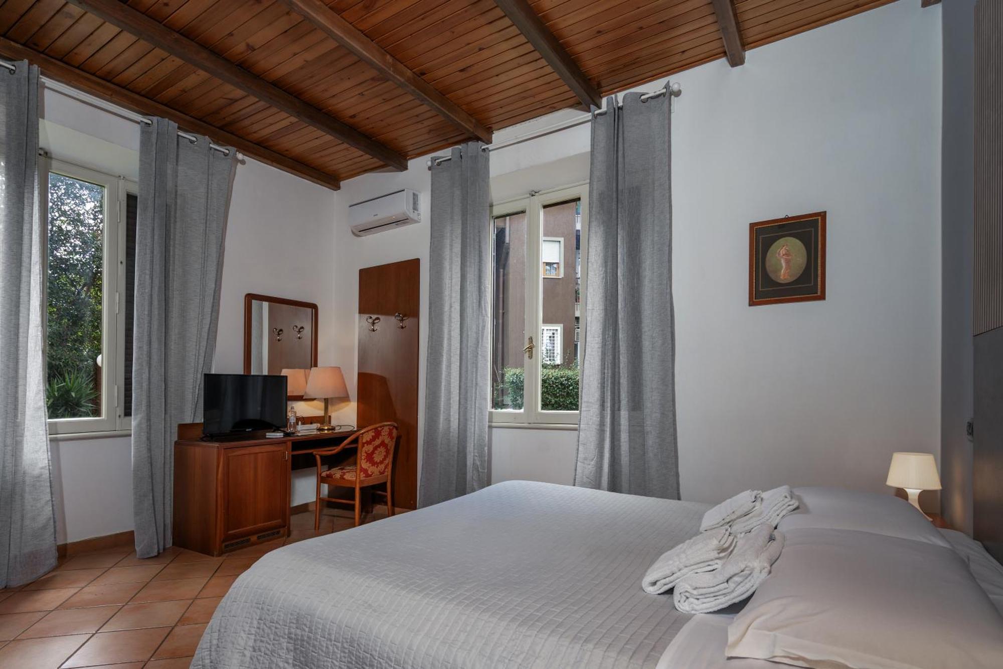 Comfort Rooms Villa Gaia Tor Vergata Rome Exterior photo